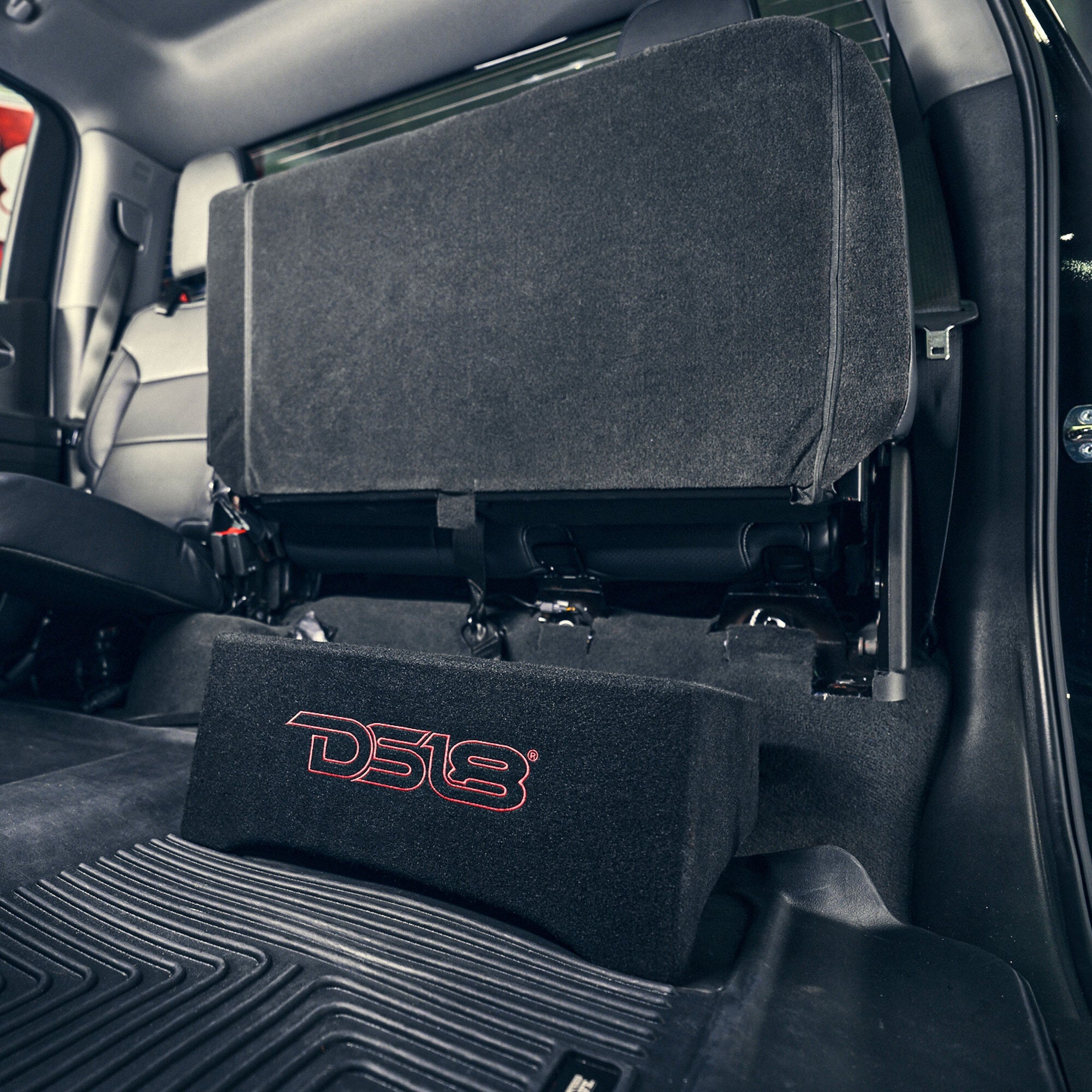 DS18 DFPU Under Seat 10” Shallow Subwoofer Enclosure | Sealed, Loaded, 600W RMS @ 2 Ohm