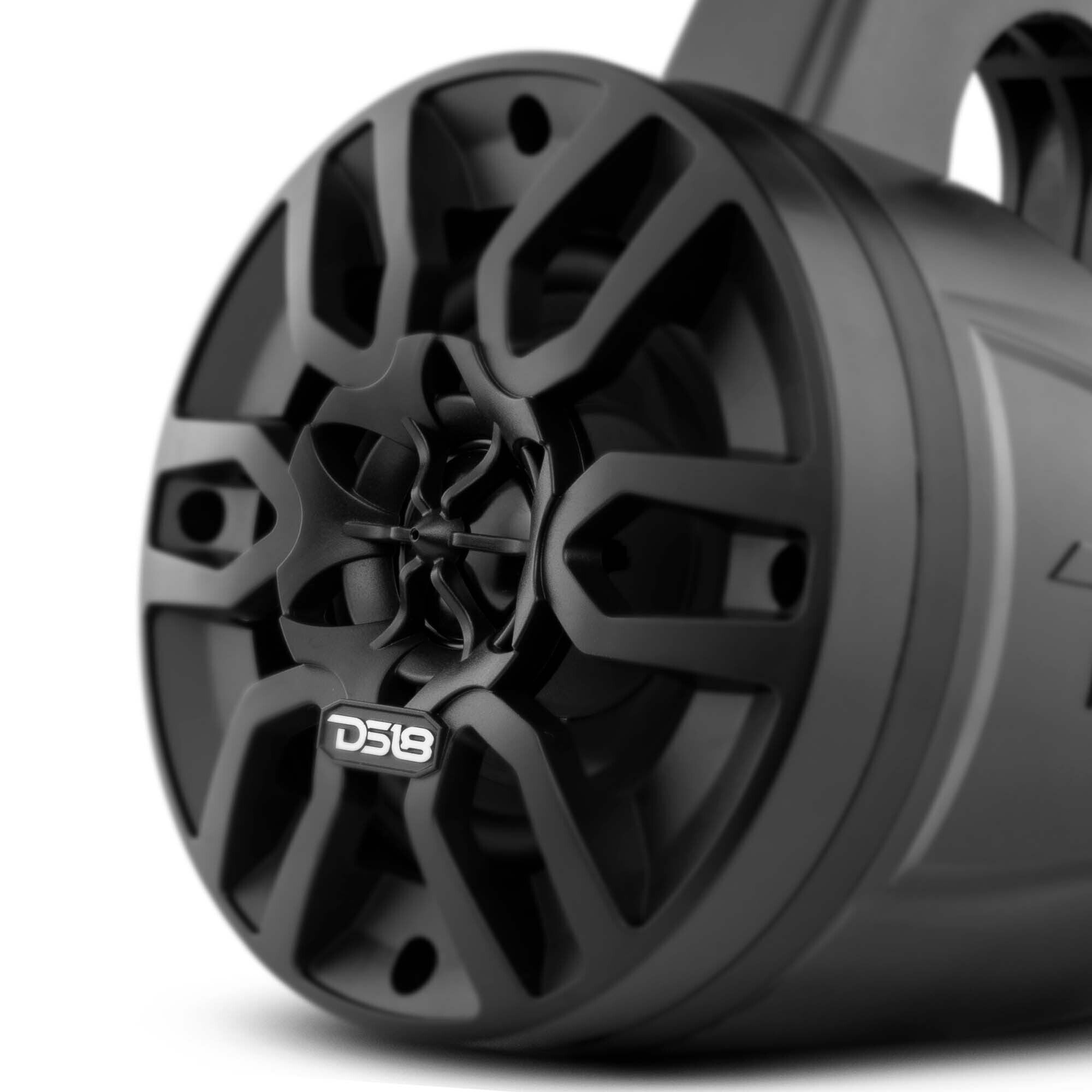 DS18 MP 4" Amplified With Bluetooth Wakeboard Tower Speakers 40 Watts Rms -Black