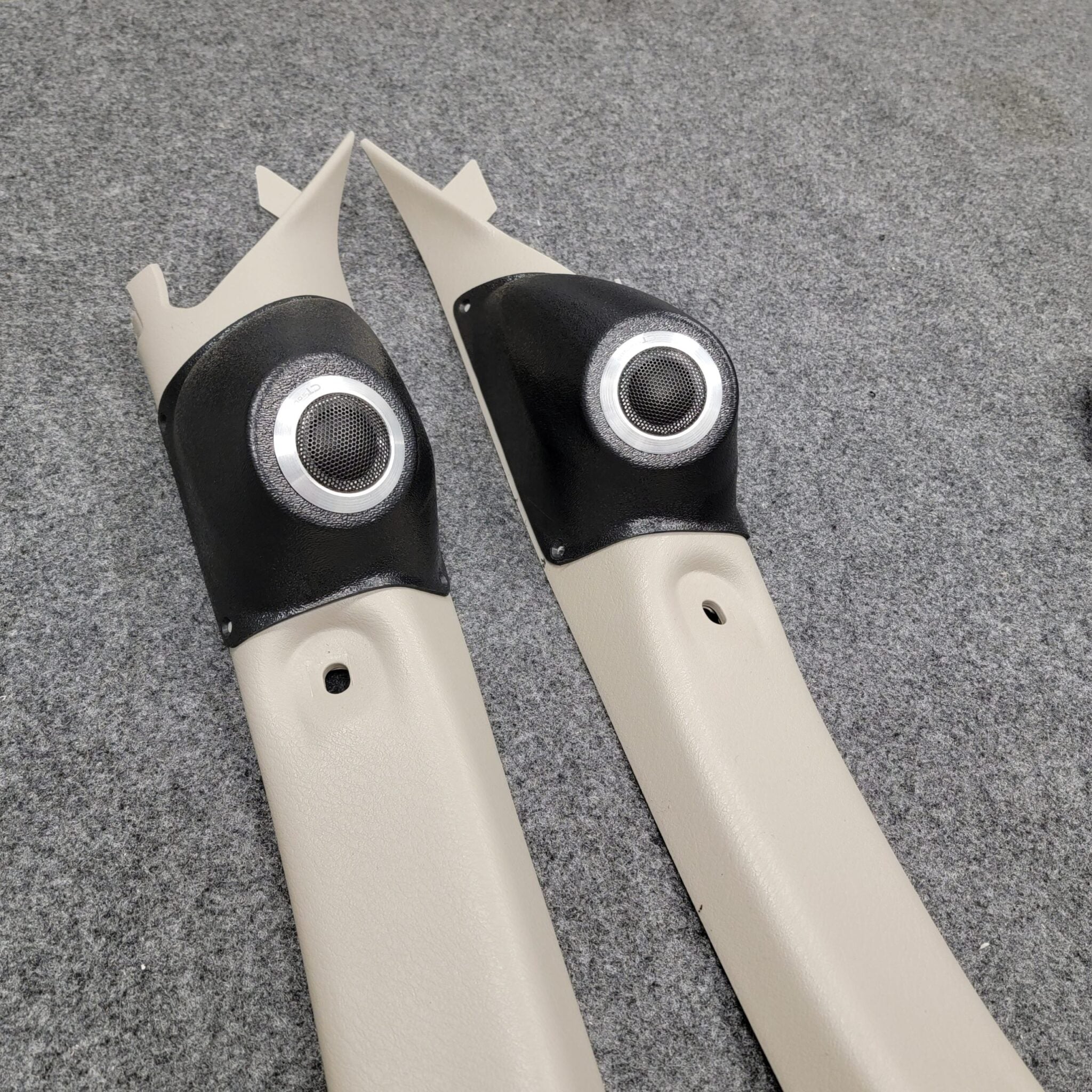 Custom Speaker Pods 01-DD-DR-UV-AL-LA-S2 2001-2003 Durango Speaker Pods